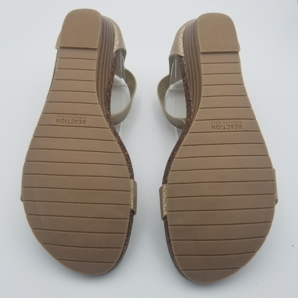 NWOT Kenneth Cole Reaction Great Gal T-Strap Wedge Sandals, Soft Gold, Size 8.5 - Picture 12 of 16